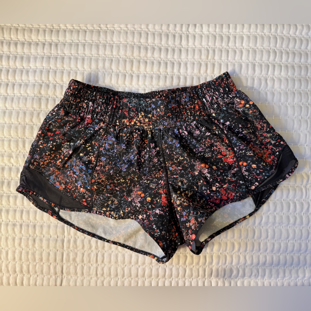 Lululemon shorts, Hotty Hot, floral, low rise, 2.5 inch inseam